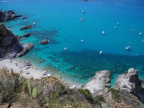 Beach - Villa im Grünen mit Schwimmbad, in der Nähe des Meeres by Interhome (Capo Vaticano)