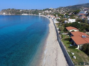 Beach - LeCasetteSulMare - Komfort mit Meerblick by Interhome (Capo Vaticano)