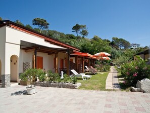 Property grounds - Komfortwohnung mit Garten - 70 m vom Meer entfernt by Interhome (Capo Vaticano)