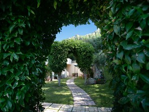 Property grounds - Komfortwohnung mit Garten - 70 m vom Meer entfernt by Interhome (Capo Vaticano)