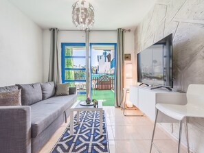 Living area - mit eigenem Garten und Terrasse by Interhome (Maspalomas)