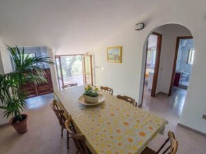 Dining - Ro. e Se. in Palinuro DE Blaue Flagge by Interhome (Centola)