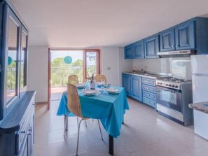Fridge, oven, cookware/dishes/utensils - Ro. e Se. in Palinuro DE Blaue Flagge by Interhome (Centola)