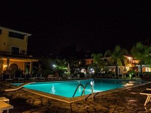 Pool - Drei-Zimmer-Wohnung für 4 Personen by Interhome (Centola)