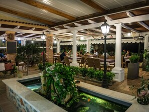 Outdoor dining - Drei-Zimmer-Wohnung für 4 Personen by Interhome (Centola)