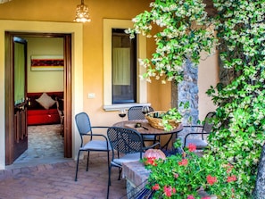 Outdoor dining - Wohnung in Centola mit gemeinsamem Pool, Terrasse und Grill by Interhome (Centola)