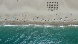 Beach - "La Invincible Moja" (Die unbesiegbare Moja) by Interhome (Mojácar)