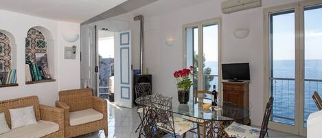 Téléviseur, lecteur de DVD