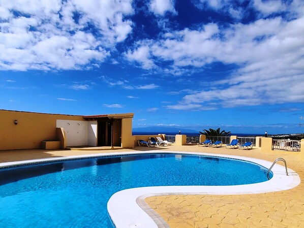 A heated pool - Haus mit Meerblick by Interhome (Costa Adeje)