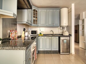 Fridge, microwave, oven, dishwasher - LuxusPenthouse Garajonay by Interhome (Costa Adeje)