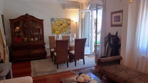 Living area - "Casa" mit Balkon by Interhome (Madrid)