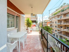 Outdoor dining - mit Terrasse by Interhome (Rome)