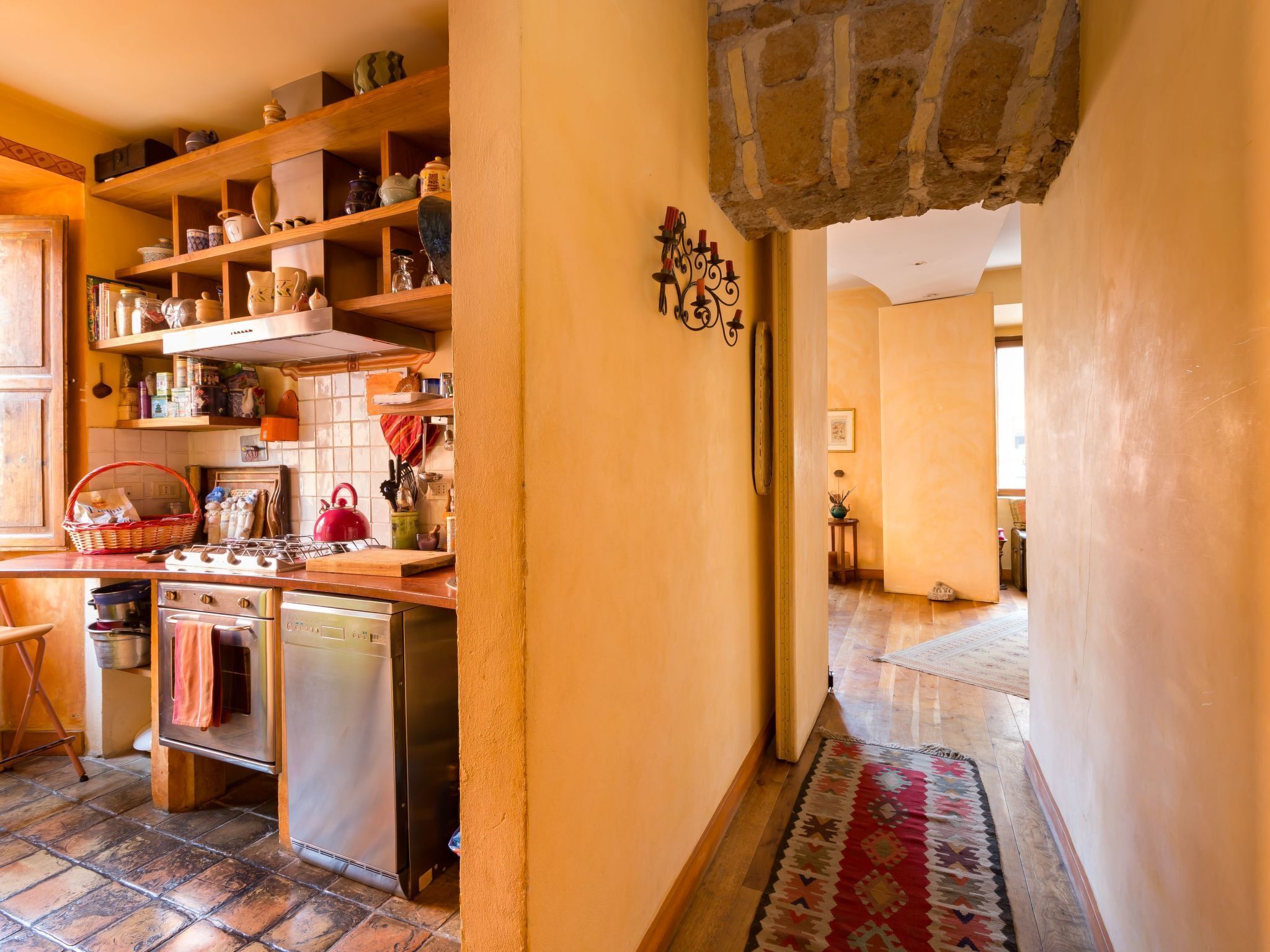 ثلاجة، فرن، غسالة أطباق، مستلزمات طهي/أطباق/أوعية