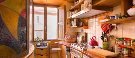 冰箱、烤箱、洗碗机、厨具/餐具