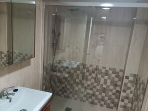 Bathroom - Picturesque Apartment in Sierra Nevada (Monachil)