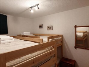 2 bedrooms, bed sheets - Picturesque Apartment in Sierra Nevada (Monachil)