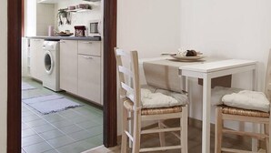 Unclassified image, 3 of 32, button - Moderne Ferienwohnung in absolut zentraler Lage in der Nähe des Vatikans by Interhome (Rome)