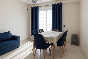 Dining - Évasion Marine 3 bedrooms & pool (Bouznika)