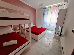 Internet - 'Rhome Sweet Rhome by Interhome (Rome)