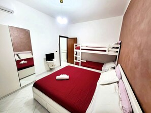 Room - 'Rhome Sweet Rhome by Interhome (Rome)