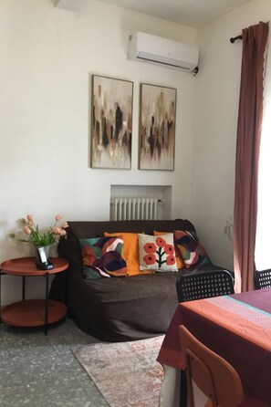 TV - Penthouse Ci 14 by Interhome (Rome)