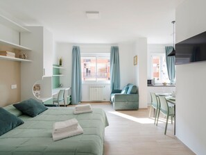 Internet - 'Traumhaus Cinecittà' by Interhome (Rome)