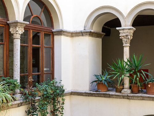 Palazzo Malfatti Zwei-Zimmer-Wohnung für zwei Personen by Interhome