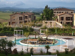 Pool - "Villa V Volterra" by Interhome (Volterra)