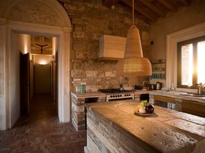 Fridge, dishwasher, cookware/dishes/utensils - "Villa Allegria" mit Gemeinschaftspool by Interhome (Volterra)