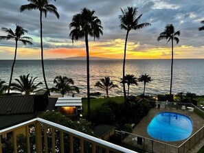 Property grounds - Kamaole Nalu 403 - Ocean View - New DESIGNER Remodel wA/C (Kihei)