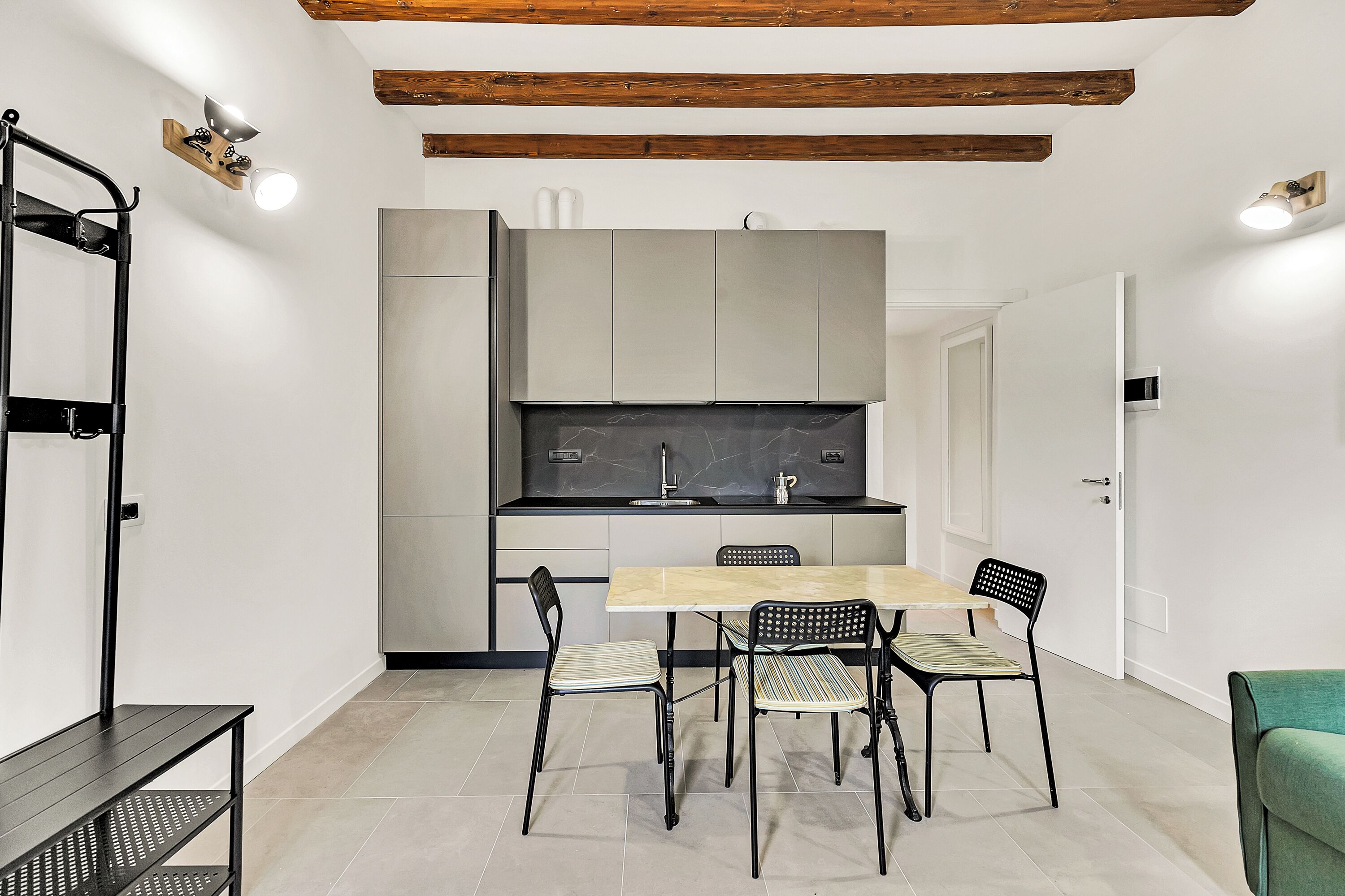 مكواة/لوح كي وواي فاي مجانًا