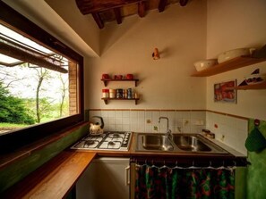 Fridge, cookware/dishes/utensils - Casa Desiderio by Interhome (Castel Cellesi)