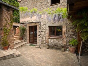Terrace/patio - Casa Desiderio by Interhome (Castel Cellesi)