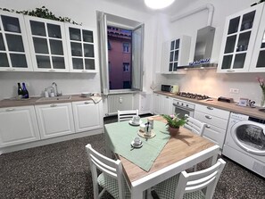 Fridge, microwave, oven, dishwasher - Casa Brighella by Holiday World by Interhome (Genova)