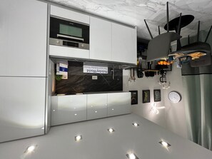 Fridge, oven, cookware/dishes/utensils - San Martino' Studio mit Terrasse by Interhome (Genova)