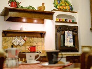 Fridge, microwave, oven, dishwasher - Wohnung im historischen Zentrum by Interhome (Chioggia)