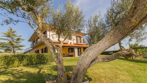 Exterior - Wohnung 'Sunflower' mit Privatparkplatz by Interhome (Lago di Bolsena)