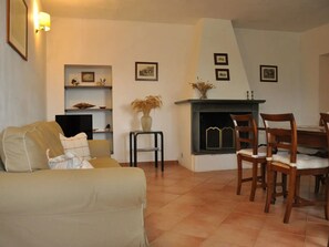 Fireplace - Bauernhof "Cetona by Interhome (Acquapendente)