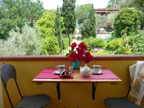 Outdoor dining - Landgut "Rondine" mit Garten, Grill und Terrasse by Interhome (Gavignano)
