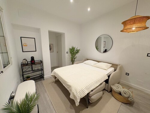 Modern and quiet in the center of Madrid, 2 min from the subway!