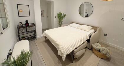 Modern and quiet in the center of Madrid, 2 min from the subway!