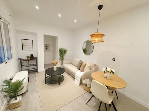 Modern and quiet in the center of Madrid, 2 min from the subway!