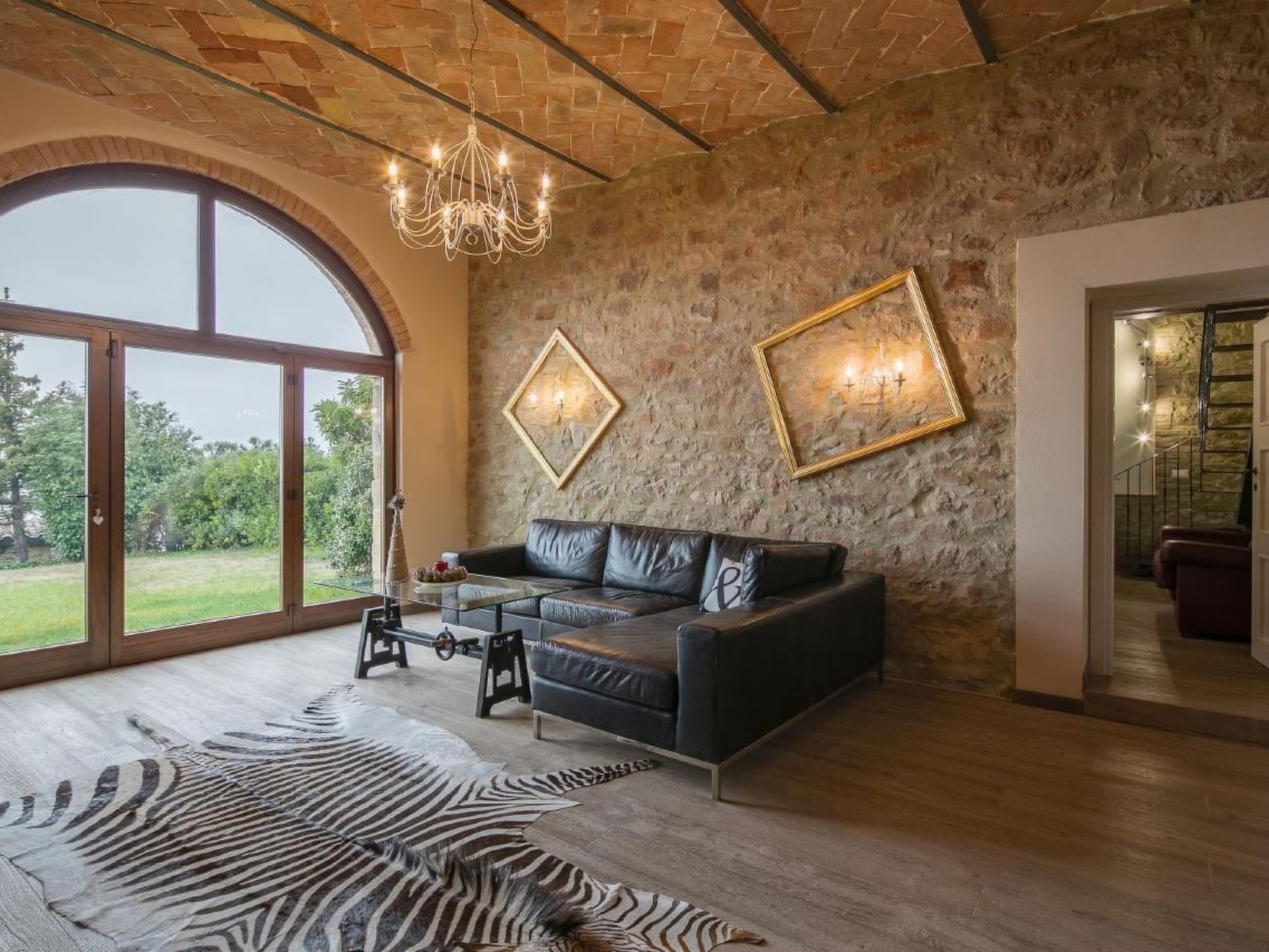 Télévision, cheminée