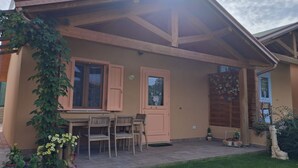Exterior - 'Vindemia la salmon by Interhome (Spoleto)
