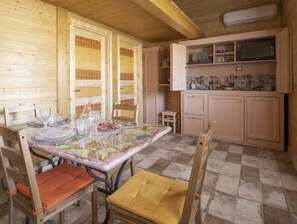 Dining - 'Vindemia la salmon by Interhome (Spoleto)