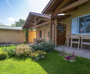 Outdoor dining - 'Hortus la azurra' by Interhome (Spoleto)