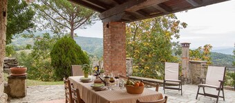 Geranei Haus mit Schwimmbad zwischen Florenz und by Interhome