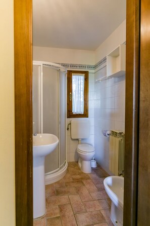 Towels - Anwesen "Ginestre" mit Terrasse by Interhome (Montespertoli)