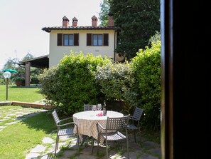 Outdoor dining - Anwesen "Ginestre" mit Terrasse by Interhome (Montespertoli)
