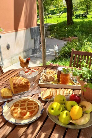 Outdoor dining - 'Merula Antica Dimora' by Interhome (Orvieto)